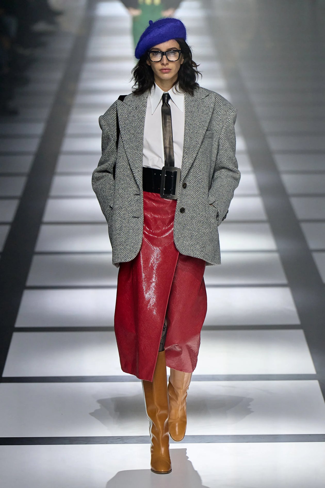 ◆GUCCI 23AW◆ レザー スカート / Red ◆ 2022 Gucci Red Embossed Leather Skirt