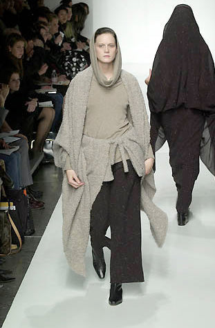 2001 Yeohlee Gray Oversized Boucle Cape Outerwear arcadeshops.com