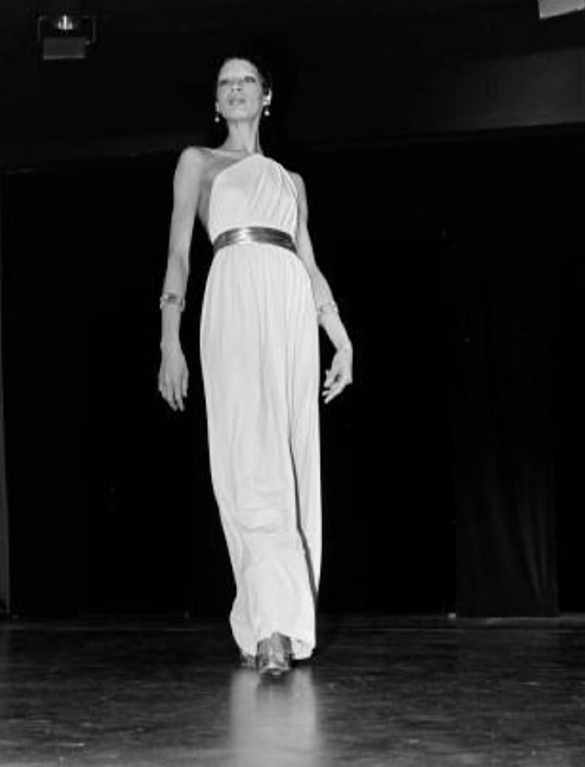 VIP【送料関税込】SAINT LAURENT ONE-SHOULDER SILK LONG DRESS 22522771_54240859_600.jpg