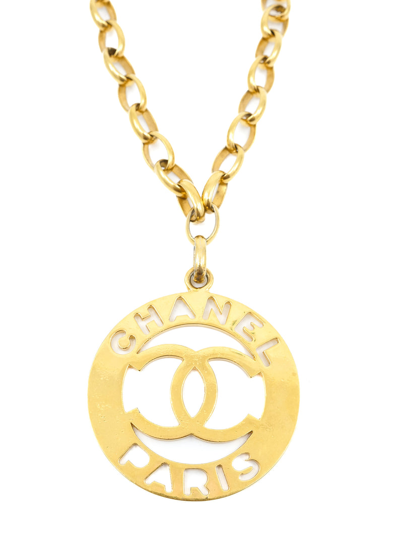 1991 Chanel Oversized Interlocking C Pendant Necklace Accessory arcadeshops.com