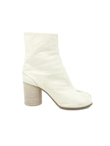 Maison Margiela Beige Leather Tabi Boots, 36.5 Accessory arcadeshops.com