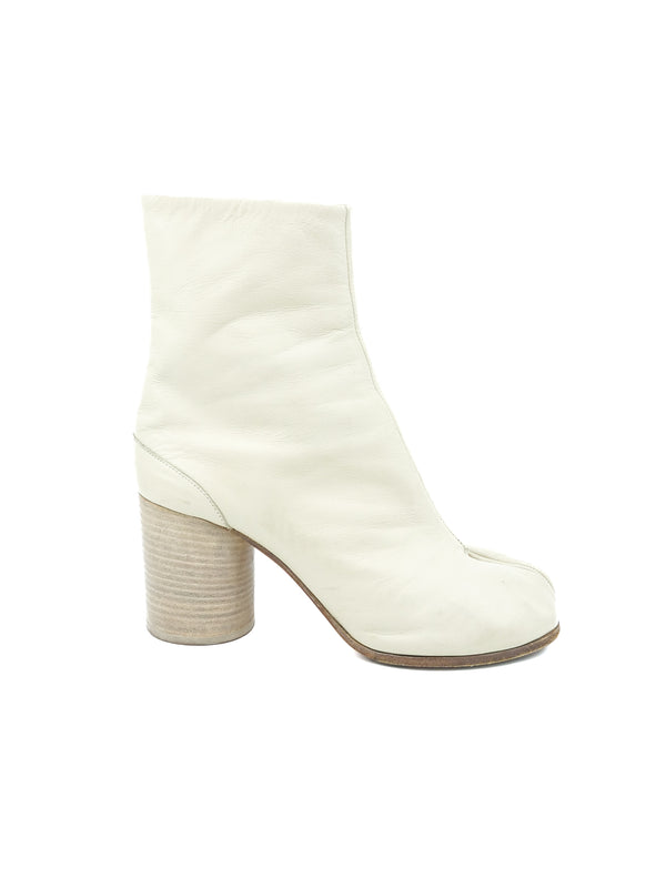 Maison Margiela Beige Leather Tabi Boots, 36.5 Accessory arcadeshops.com
