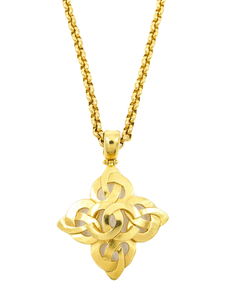 1997 Chanel Clover Pendant Necklace Accessory arcadeshops.com