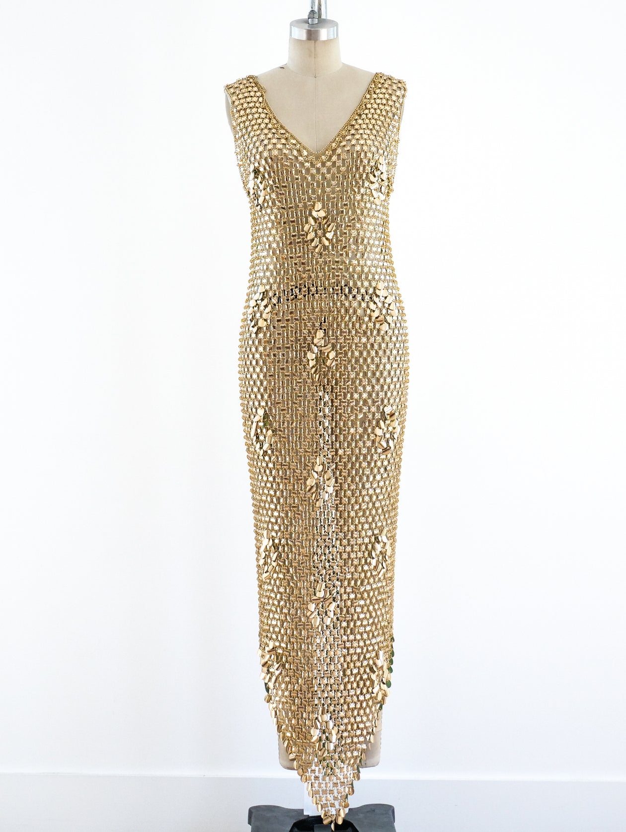 green emerald velvet dress The iconic gold Sparkle disc dress – Rabanne