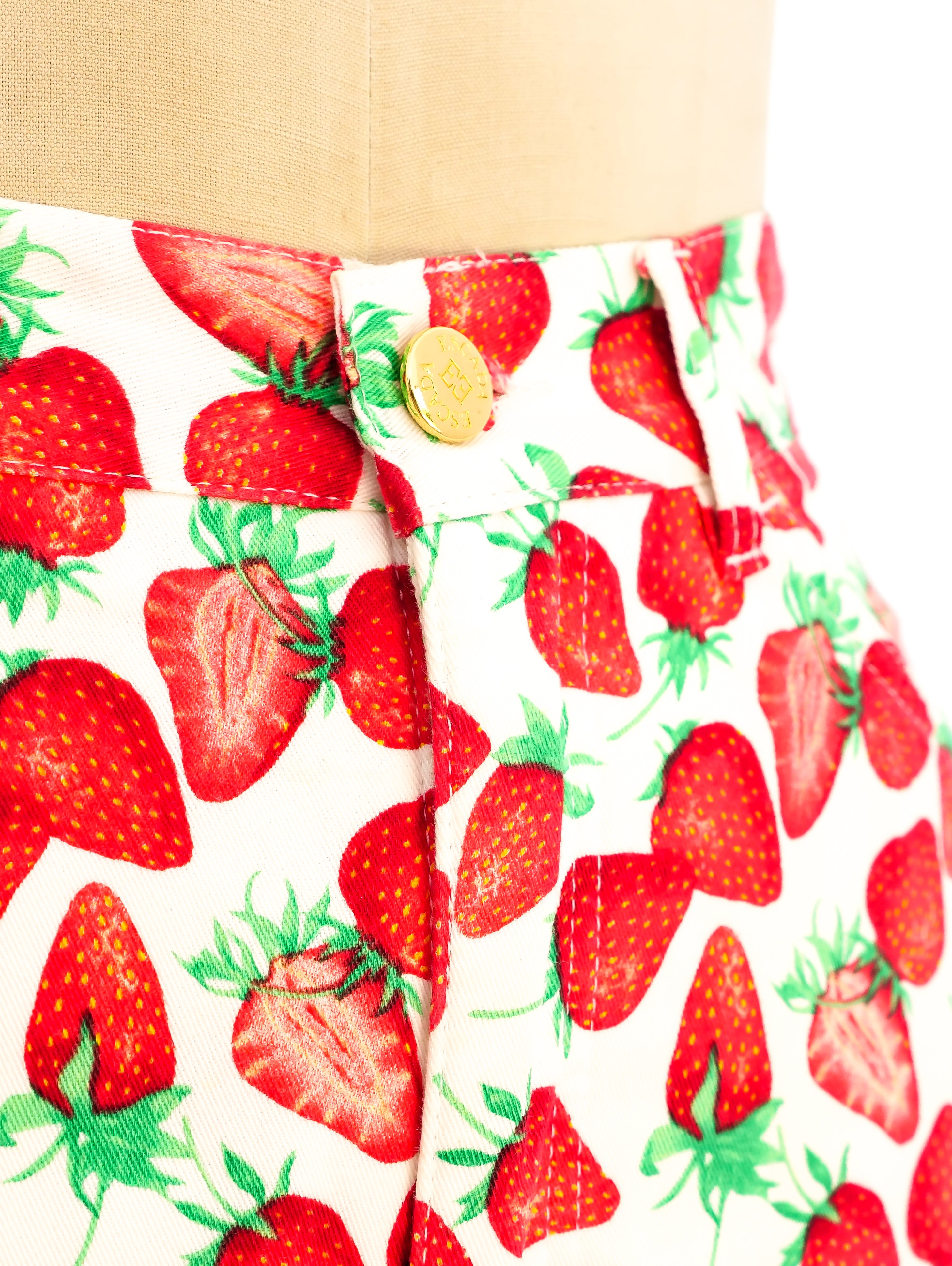 日本未入荷 CFIERCE / STRAWBERRY PRINT JEANS STRAWBERRY PRINT JEANS – CFierce